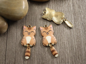 Kissariipus liikkuvalla hännällä, 38x16mm, moniväri, 1kpl