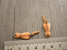 Kissariipus liikkuvalla hännällä, 34x10mm, oranssi, 1kpl