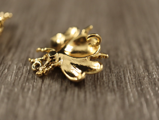 Mehiläinenriipus, 16x16mm, 18K/ kulta, 1kpl