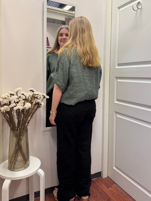 Manta pellavahousut musta