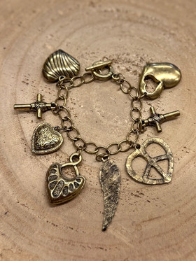 Boho rannekoru riipuksilla