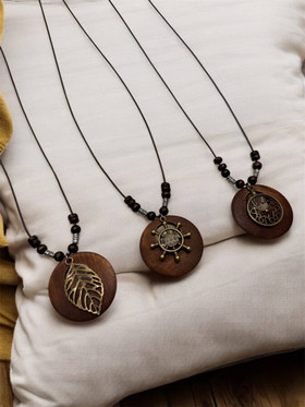 Boho kaulakoru riipuksella