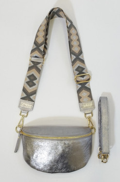 Crossbody laukku hopea