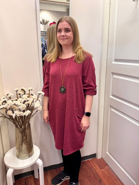 Emma neuletunika + koru burgundi