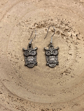 Roikkuvat pöllökorvakorut huuhkaja pienet