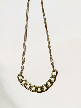 Ketjukaulakoru kullanvärinen