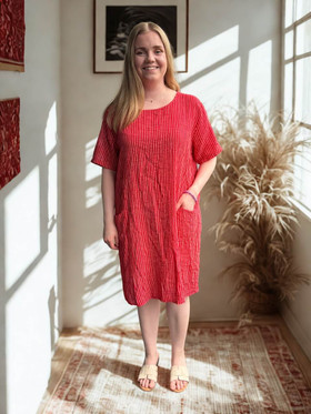 Laura raidallinen taskumekko punainen