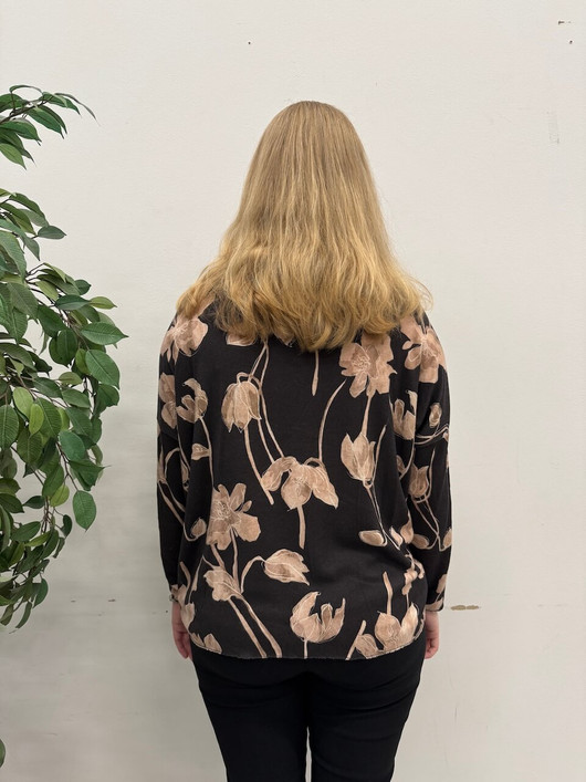 Nea neulepaita kukat musta