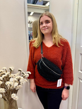 Crossbody laukku teddy musta