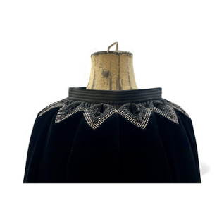 musta sahanpiikki 3rivi nauhalla