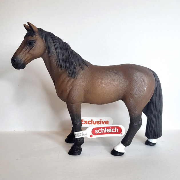 Cumpara Schleich - Hongre Tennessee Walker la cele mai mici preturi