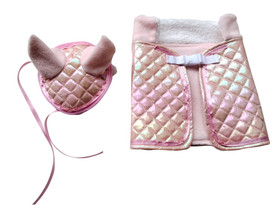 Keppihevosen toppaloimi ja korvahuppu, Vaaleanpunainen