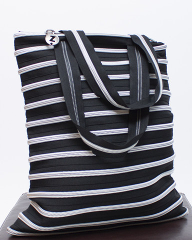 Zipit musta rantalaukku. 