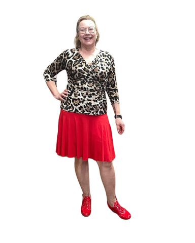 Maarit Shortsihame, punainen. Vain Helmestä!