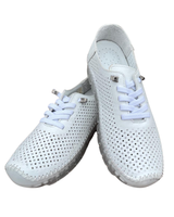 Mago. Valkoiset nahkatennarit/tossut. Vain Helmestä!