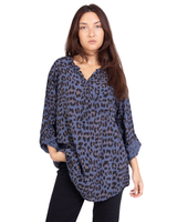 Rento pitkä leopardikuosinen pusero, yksi koko, eri värejä