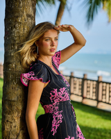 Lyhyt Mekko, jossa pinkki Korallikuvio ja kultaraita koristeena