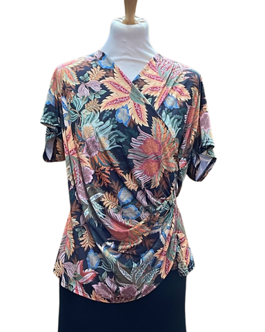 Viidakon yö, kietaisumallinen pusero