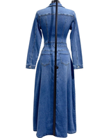 Pitkähihainen, nilkkapituinen stretch farkkumekko. 