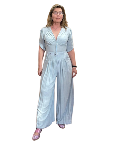 Serenity pellavahaalari. Ajatonta Eleganssia ja Arjen Mukavuutta
