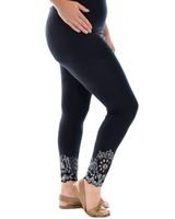 Joustavat, pitkät leggins housut koristelahkeilla. 2 väriä
