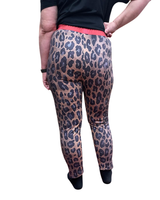  Sporttiset, joustavat, timanttiset ja näyttävät  Love housut