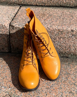  Mago, oranssi nahkainen nilkkuri/maihari Mikä väri!