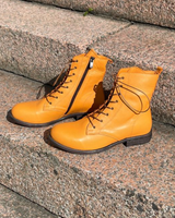  Mago, oranssi nahkainen nilkkuri/maihari Mikä väri!