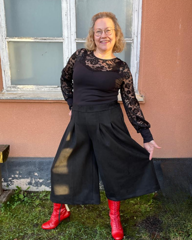 Housuhame, musta. Keinomokkakangas