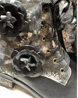 Musta, Laura Vita tyylikkäät hiukan kullanhohtoiset Cocrailo-nilkkurit