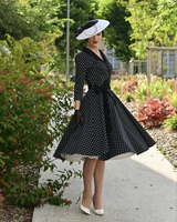 Cora Polka Dot. Mustavalkoinen hihallinen kellomekko