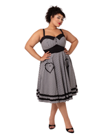 Mel, mustavalkoinen kellomekko. Sweetheart pääntie