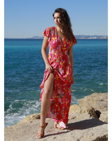 Saija mekko<3 Perhoshiha maksimekko, pinkillä pohjalla kukkakuosi! 