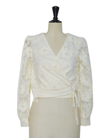 Pitsinen kietaisujakku luonnonvalkoisena