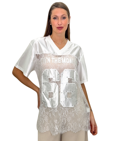 Pitsinen urheilupusero. Musta ja valkoinen. Own the moment!