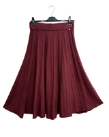 Neulehame kellohelmalla. eri värejä, one size