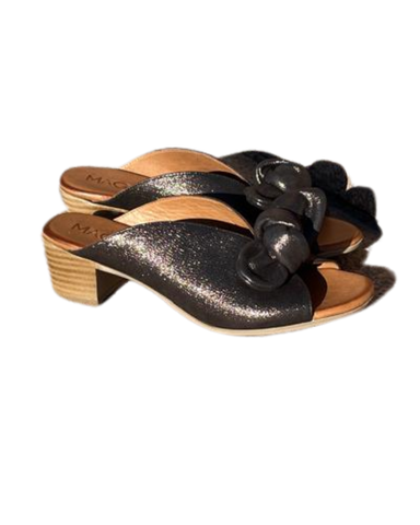  Musta nahkainen rusettipistokas. Black satin. Uusi väri!