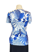 Sini, Kaunis sini-valkoinen kietaisumallinen pusero 