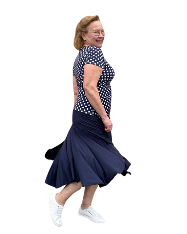 Tummansininen taikahame