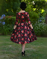 Margot,  hihallinen unikko kellomekko