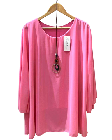 Väljä laskeutuva sifonkinen liehukepusero viskoosivuorellla. Plus koko