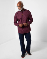 Tyylikäs viininpunainen kaksoiskauluspaita