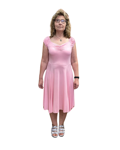 Vaaleanpunainen joustomekko. Ale tuote! Ei palautus- vaihto-oikeutta!