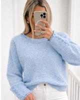 Emma. Pehmeä pusero nappi/pitsi yksityiskohdilla