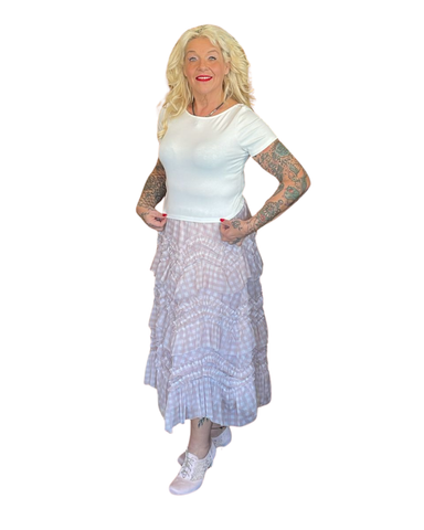 Valkoinen lyhythihainen Perhospusero.