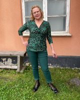 Vihreä Leopardi, kietaisumallinen pusero, 3/4 hiha, nyt myös pluskoot!