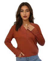 Pitkähihainen Pitsikoristeinen pukeutumispusero, eri värejä