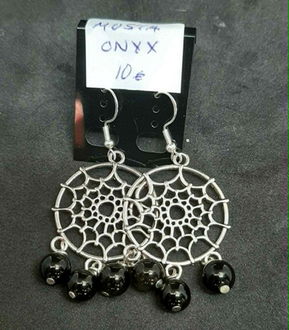 02 Korvikset musta Onyx hämähkinverkko