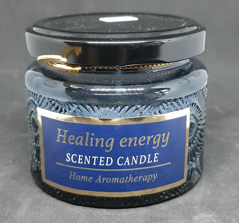 Parantavaa energiaa tuoksykynttilä (healing energy)