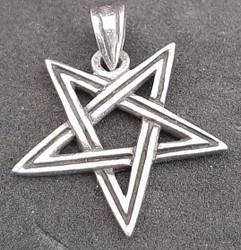 Hop. Pentagram tuplaviiva kärki alas